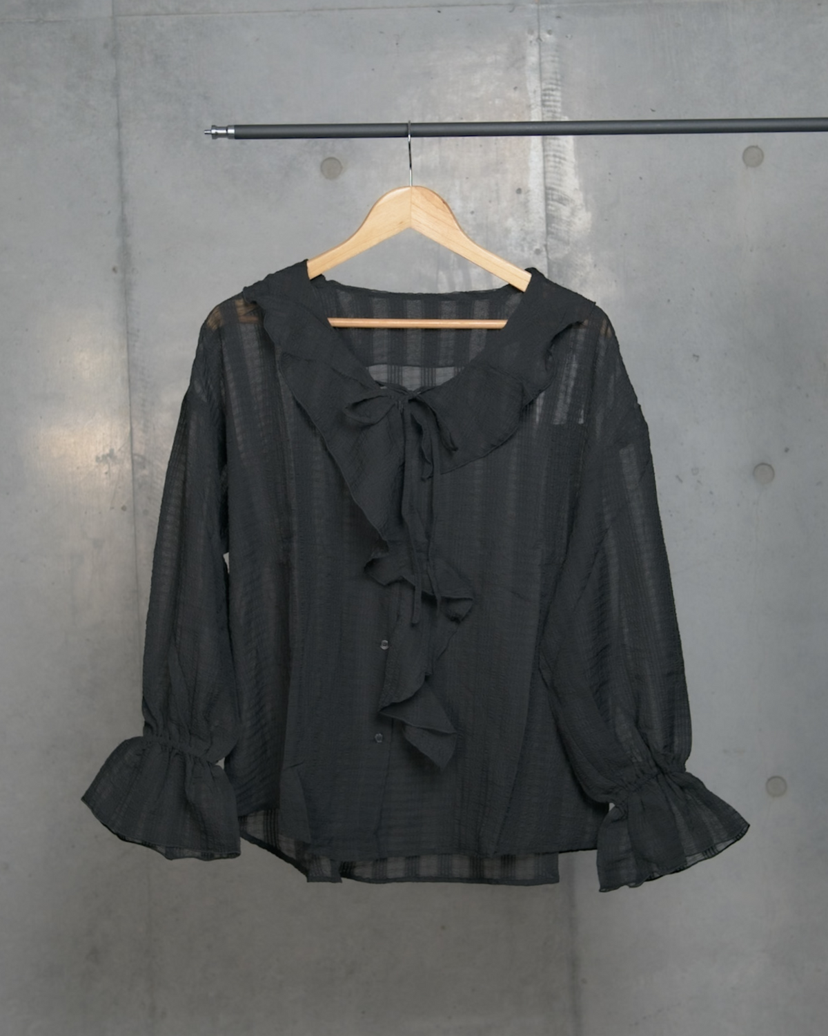 ラッフルシアーブラウス