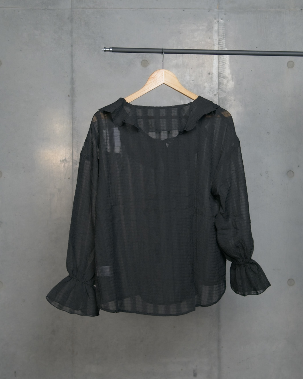 ラッフルシアーブラウス